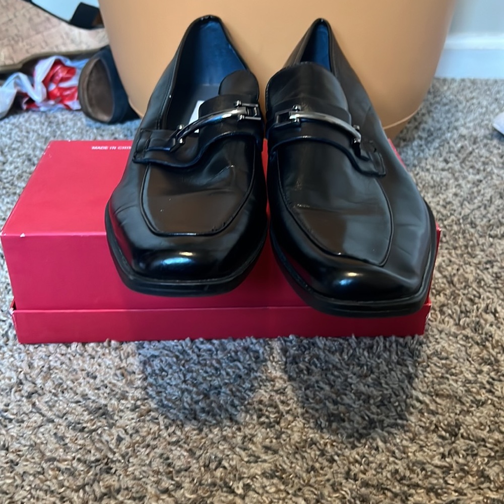 Closet CLEAROUT Loafer STEVE MADDEN dress loafers w silver accent - LIKE NEW 9.5 - Picture 2 of 9